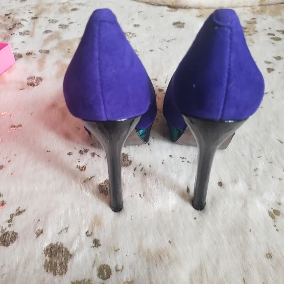 NIB Betsey Johnson 7.5 Dareah Blue Suede Heels - Picture 2 of 7